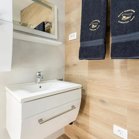 Maritime - Exklusive Strandvilla Mit Beheiztem Pool, Grillhuette & Meerblick Bei Zadar *