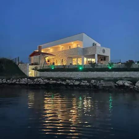 Maritime - Exklusive Strandvilla Mit Beheiztem Pool, Grillhuette & Meerblick Bei Zadar Villa *