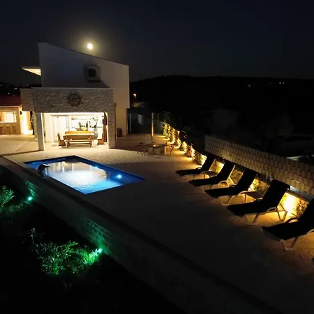 Maritime - Exklusive Strandvilla Mit Beheiztem Pool, Grillhuette & Meerblick Bei Zadar Villa