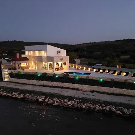 Maritime - Exklusive Strandvilla Mit Beheiztem Pool, Grillhuette & Meerblick Bei Zadar Villa