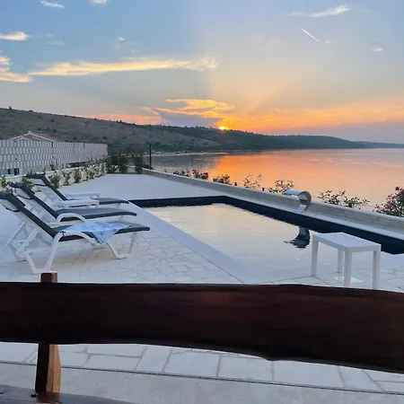 Maritime - Exklusive Strandvilla Mit Beheiztem Pool, Grillhuette & Meerblick Bei Zadar