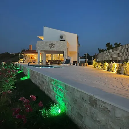 Villa Maritime - Exklusive Strandvilla Mit Beheiztem Pool, Grillhuette & Meerblick Bei Zadar