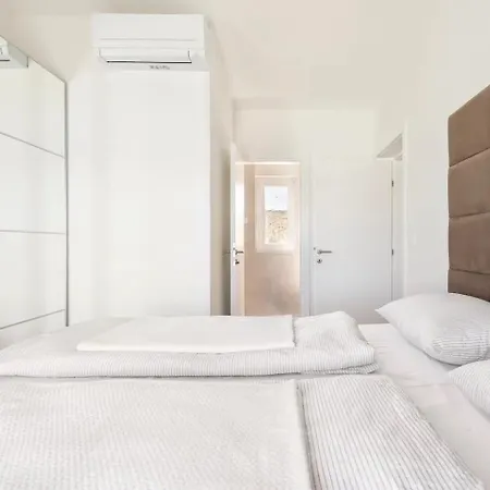 빌라 Maritime - Exklusive Strandvilla Mit Beheiztem Pool, Grillhuette & Meerblick Bei Zadar Ljubač