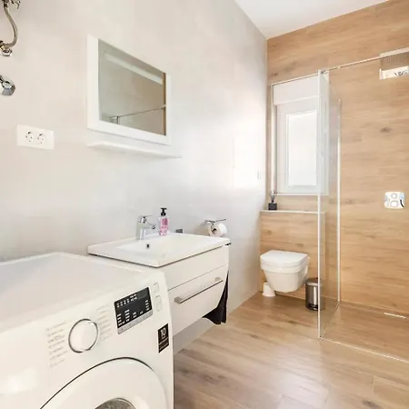 Maritime - Exklusive Strandvilla Mit Beheiztem Pool, Grillhuette & Meerblick Bei Zadar *