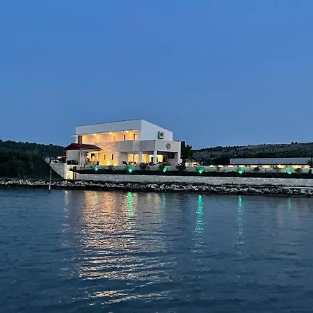 Maritime - Exklusive Strandvilla Mit Beheiztem Pool, Grillhuette & Meerblick Bei Zadar 빌라 Ljubač